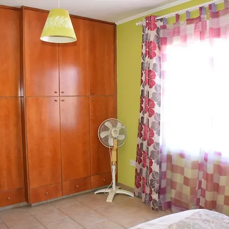 Apartamento Anthi Holiday *